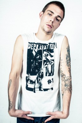 sleevless t-shirt, black print on front 